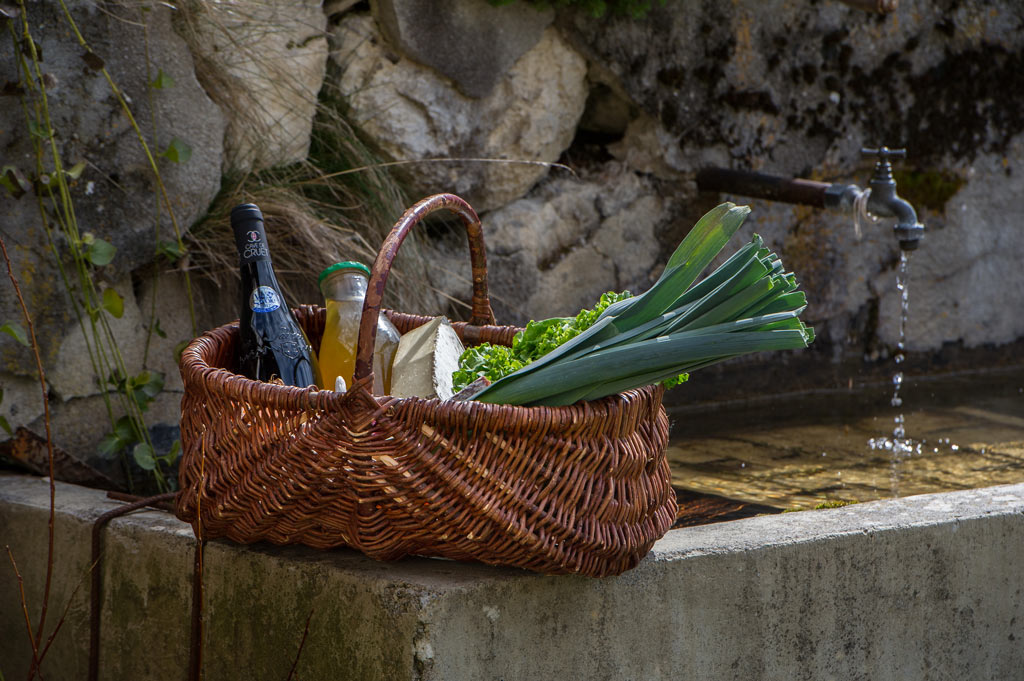 panier a cotes en vannerie